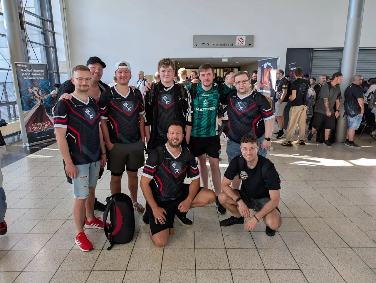 Gruppenfoto unseres Teams bei der Deutschen Yu-Gi-Oh!-Meisterschaft 2026