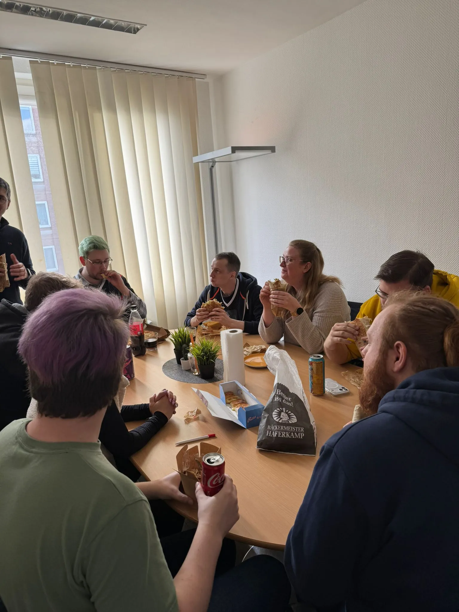 Gemeinsamer Ausklang mit Verpflegung nach dem offiziellen Teil